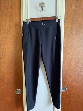 Merrell Black Performance Leggings with Side Pockets medium